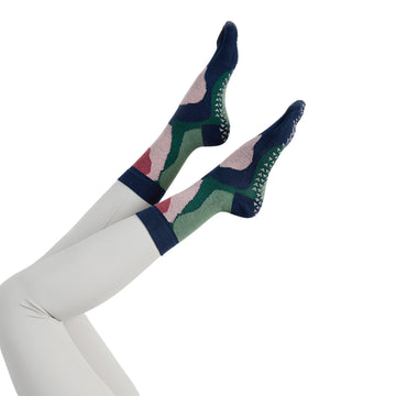 Round Toe Crew Grip Socks